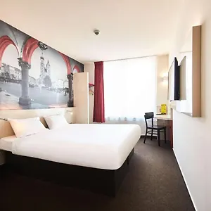 بي آند بي كراكوف سنتروم فندق كراكوفيا
